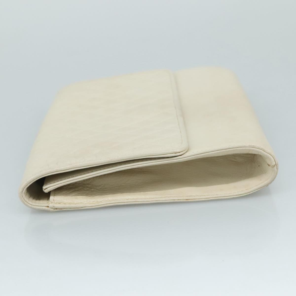 Yves Saint Laurent White Leather Clutch Bag (Pre-Owned)