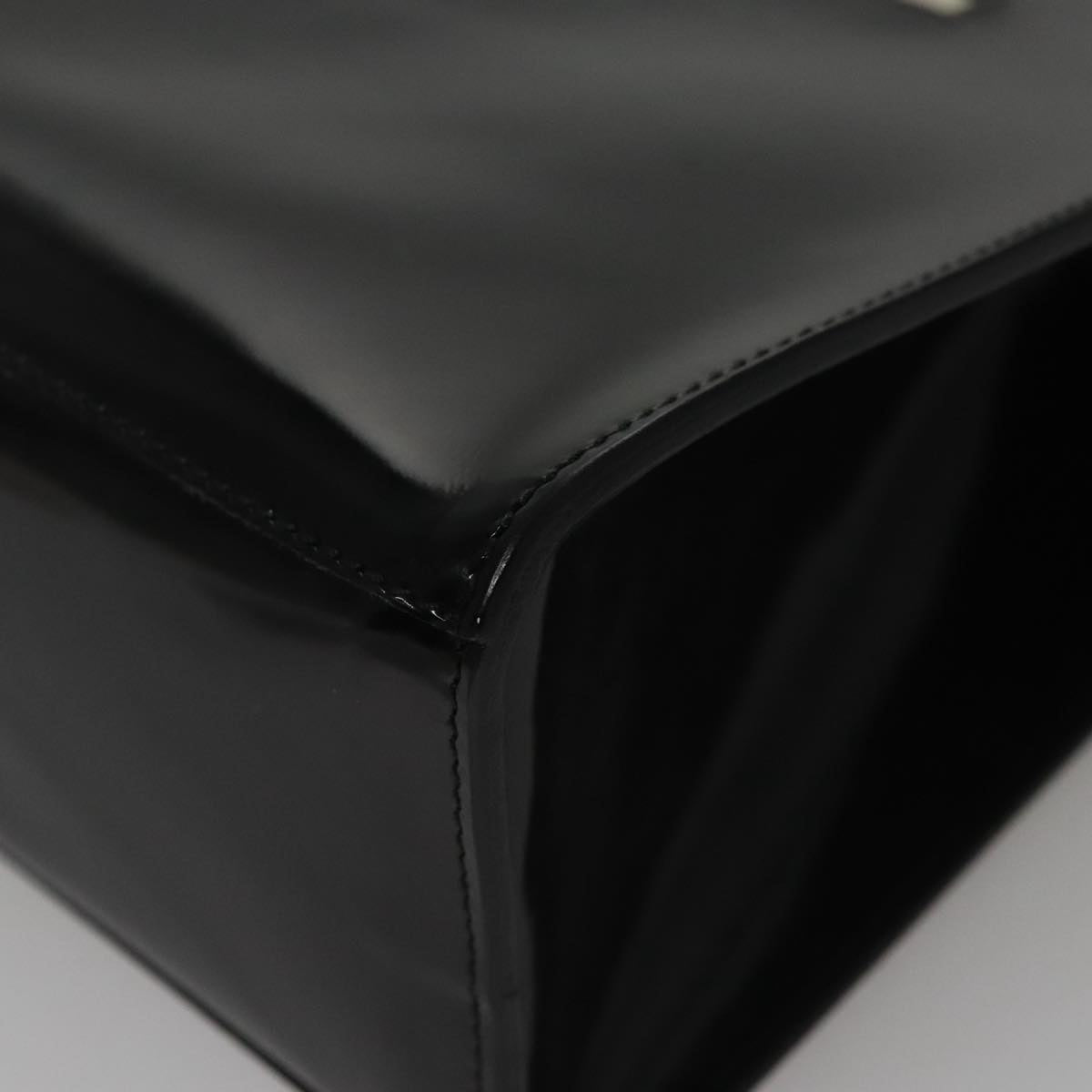 Salvatore Ferragamo Black Patent Leather Handbag (Pre-Owned)