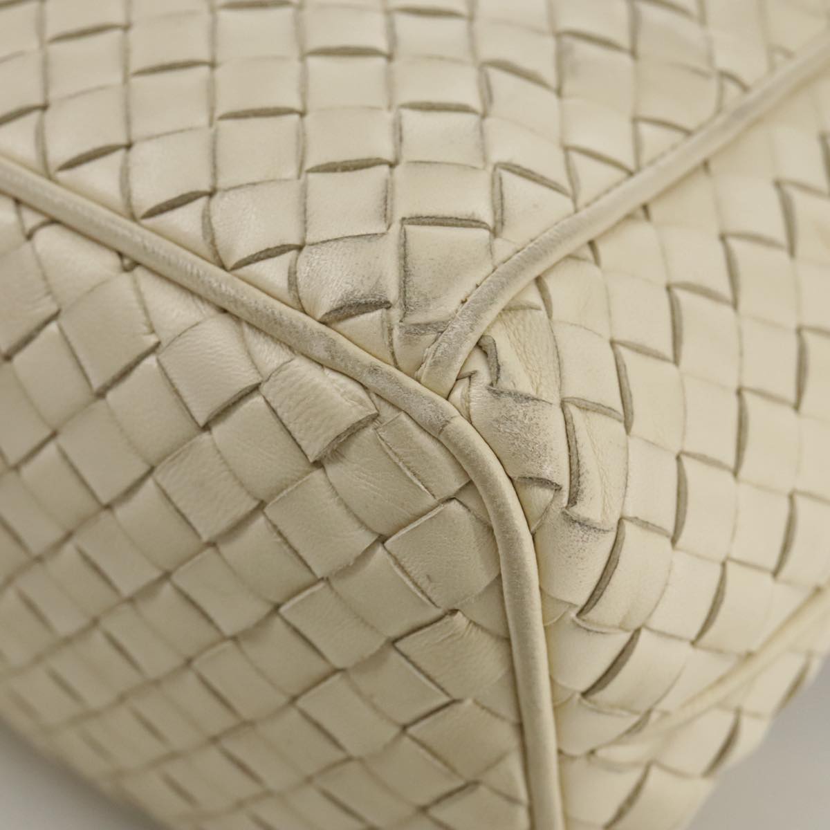 Bottega Veneta Beige Leather Handbag (Pre-Owned)