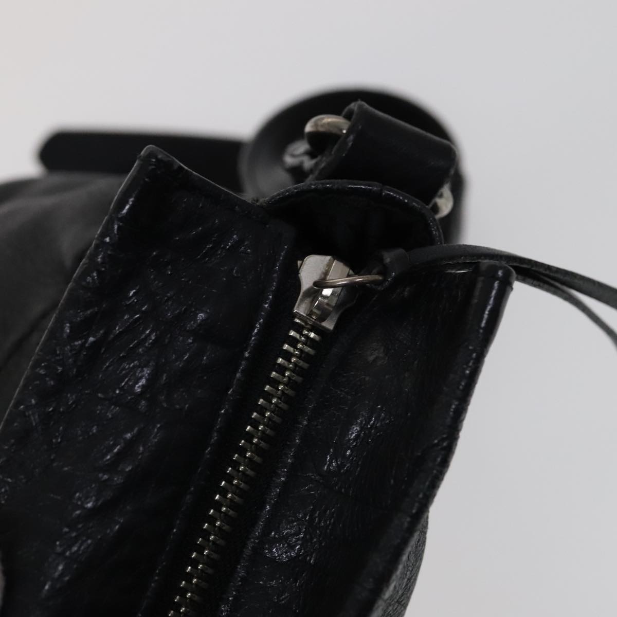 Burberry Black Leather Shoulder Bag (Pre-Owned)