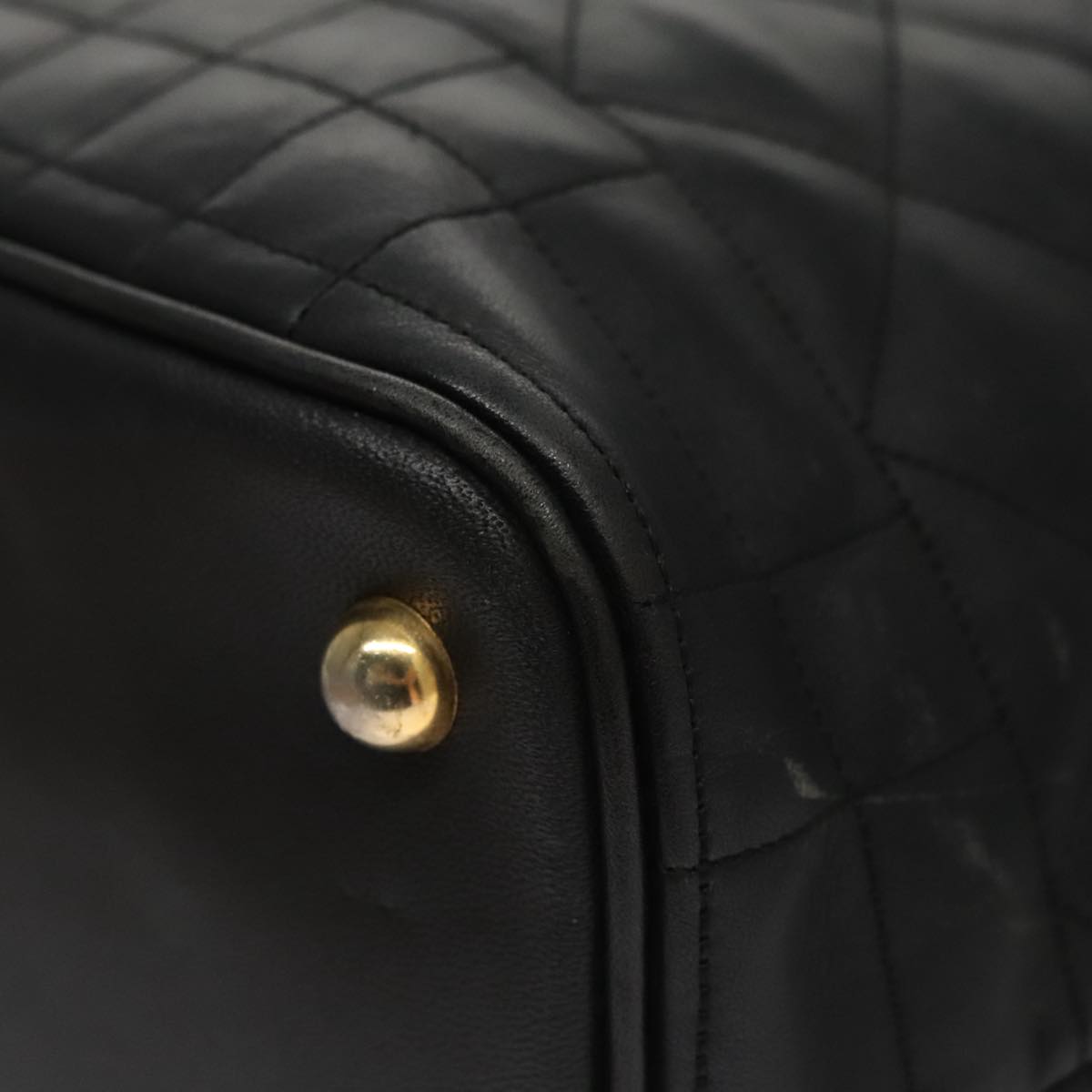 Versace Black Leather Handbag (Pre-Owned)