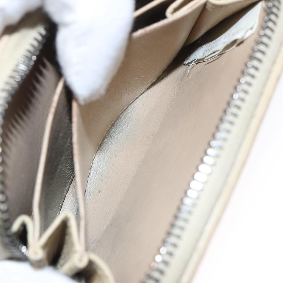 Bottega Veneta Intrecciato Beige Leather Wallet (Pre-Owned)