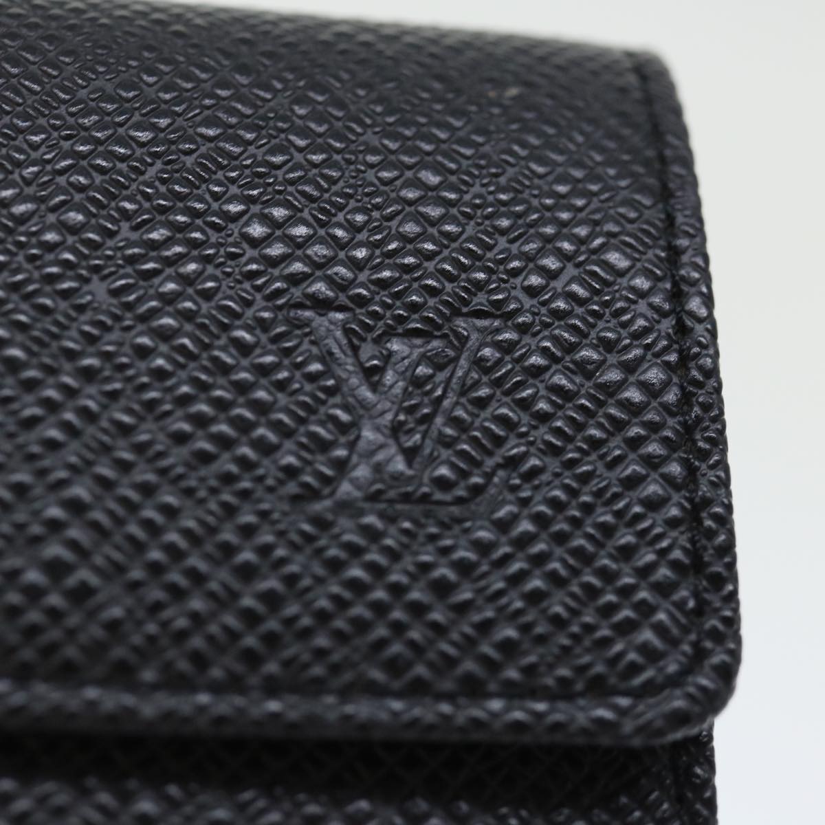 Louis Vuitton 6 Key Holder Black Leather Wallet (Pre-Owned)