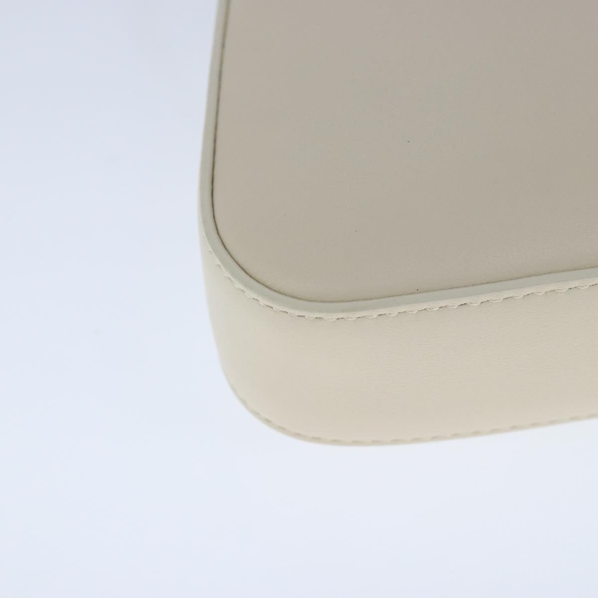 Bulgari Serpenti White Leather Handbag (Pre-Owned)