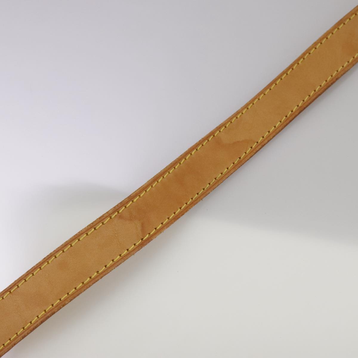 Louis Vuitton Shoulder Strap Beige Leather Bag Jewelry (Pre-Owned)
