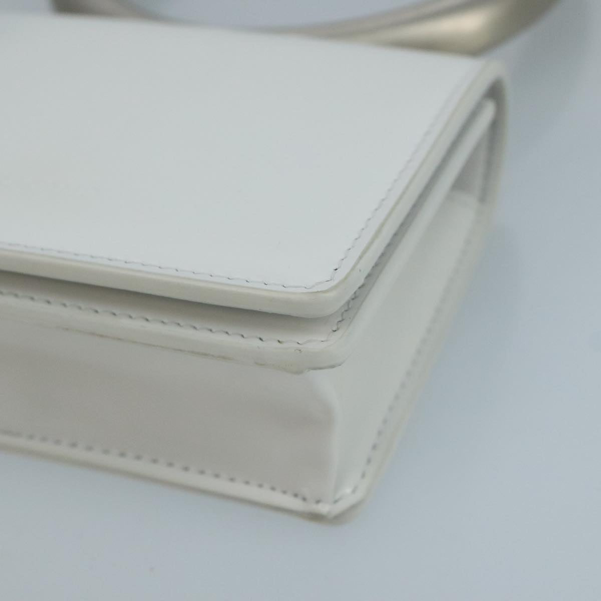 Salvatore Ferragamo White Leather Clutch Bag (Pre-Owned)
