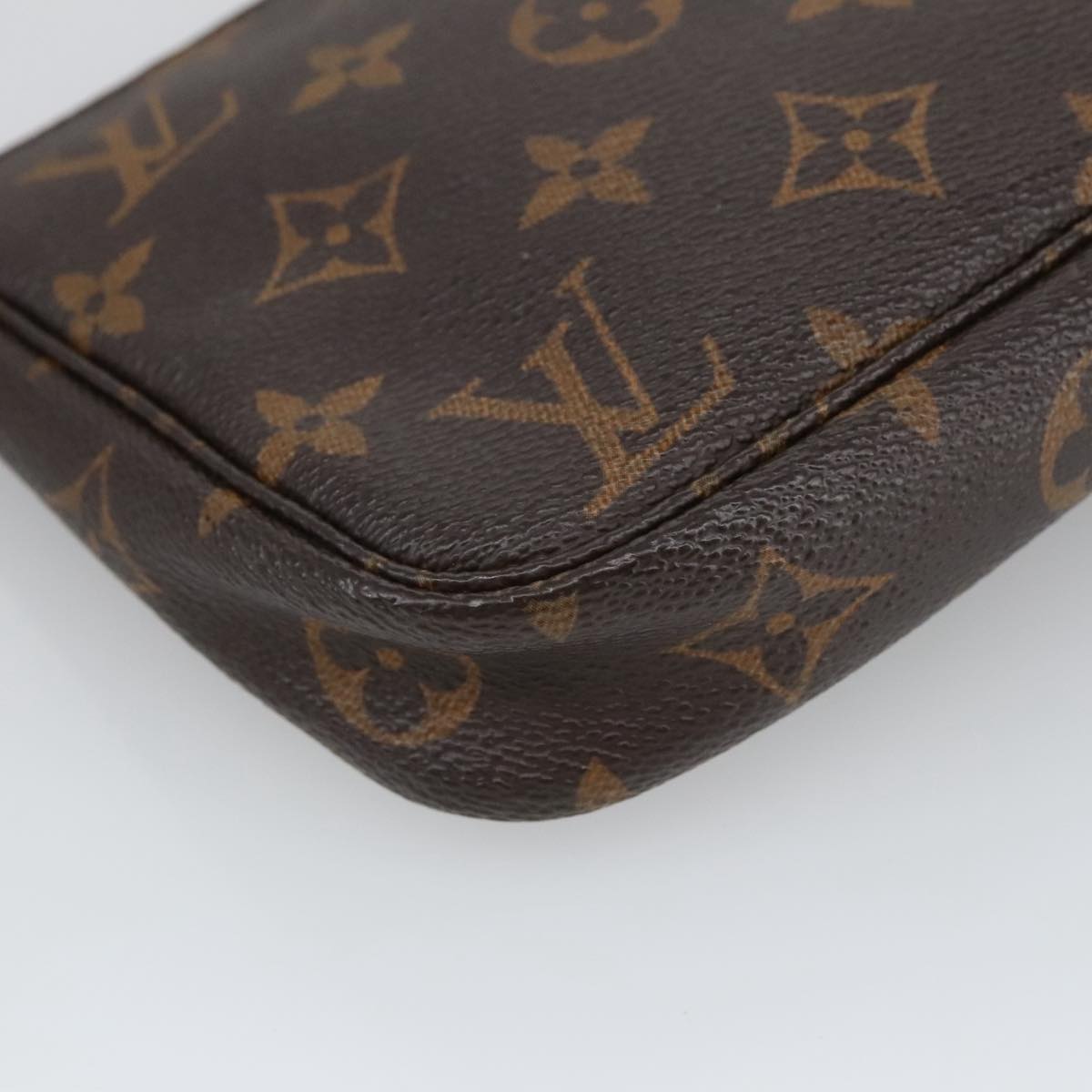 Louis Vuitton Pochette Accessoire Brown Canvas Clutch Bag (Pre-Owned)