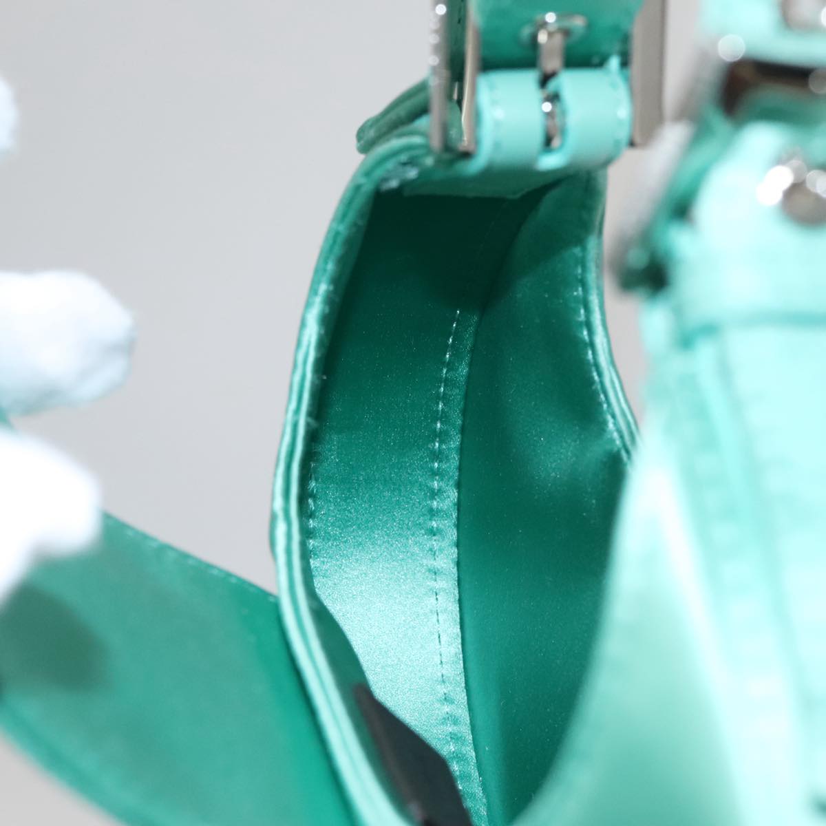 Fendi Green Leather Handbag (Pre-Owned)