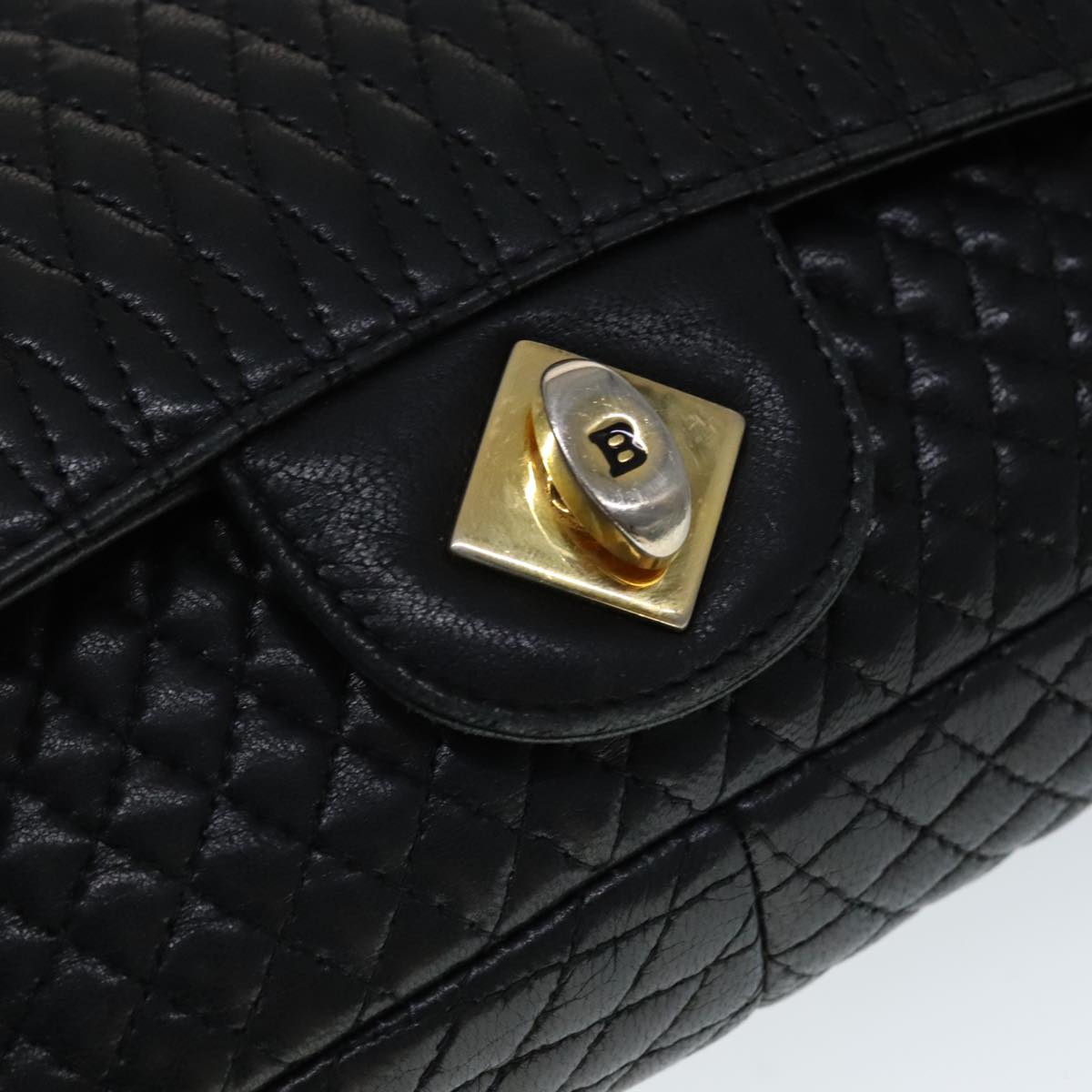 Bally Black Leather Shoulder Bag (Pre-Owned)