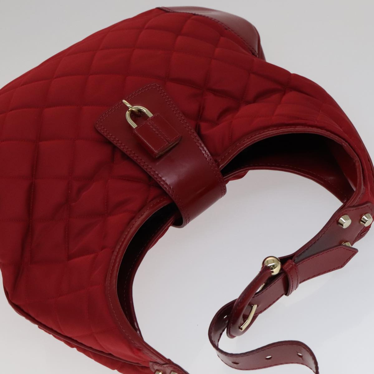 Burberry Shoulder Bag Red Synthetic Shoulder Bag (Pre-Owned)