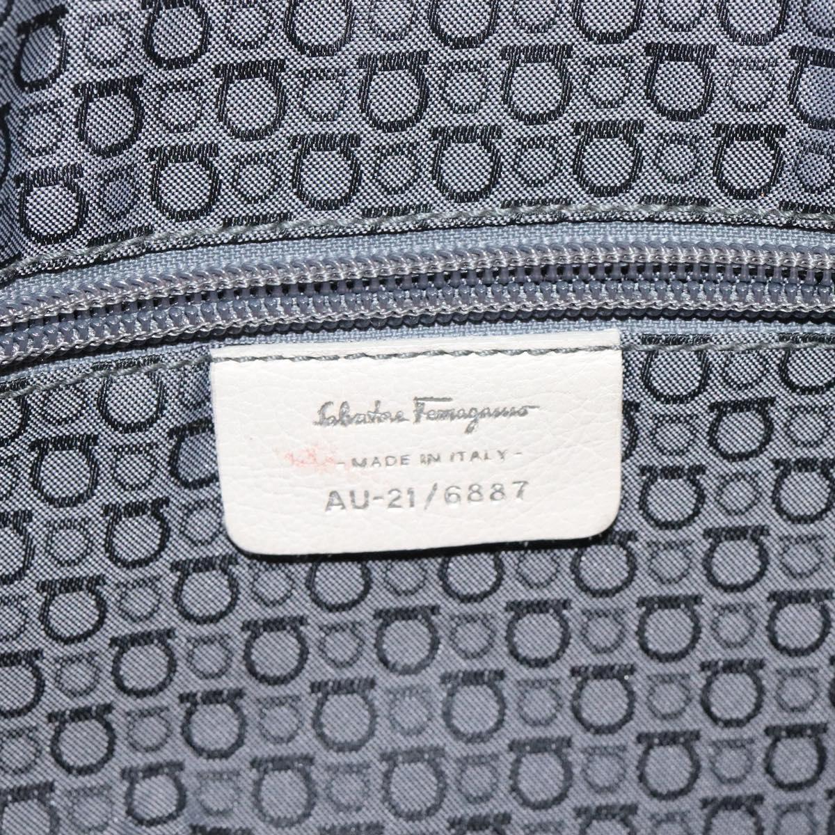 Salvatore Ferragamo Gancini White Leather Shoulder Bag (Pre-Owned)