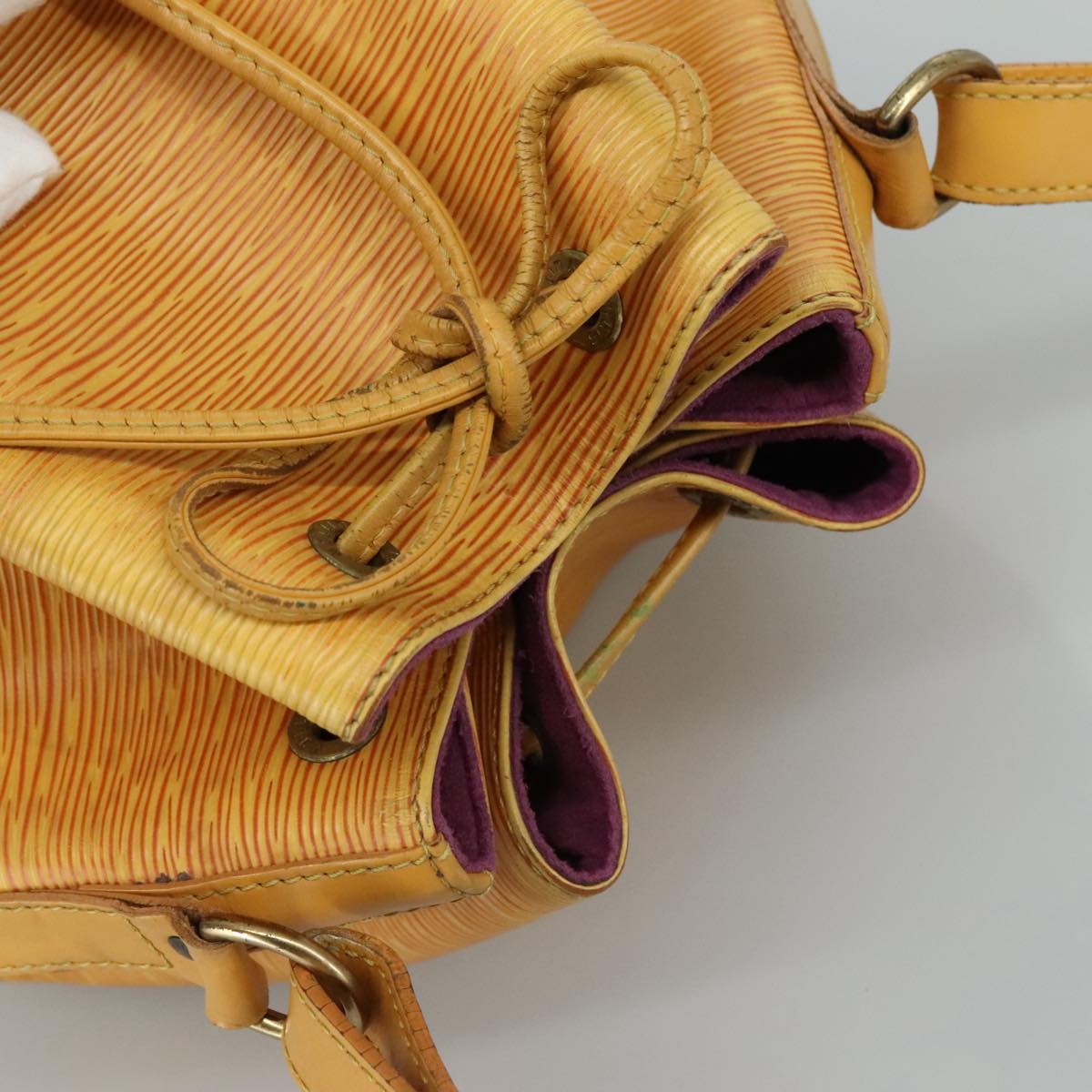 Louis Vuitton Noé Pm Yellow Leather Shoulder Bag (Pre-Owned)
