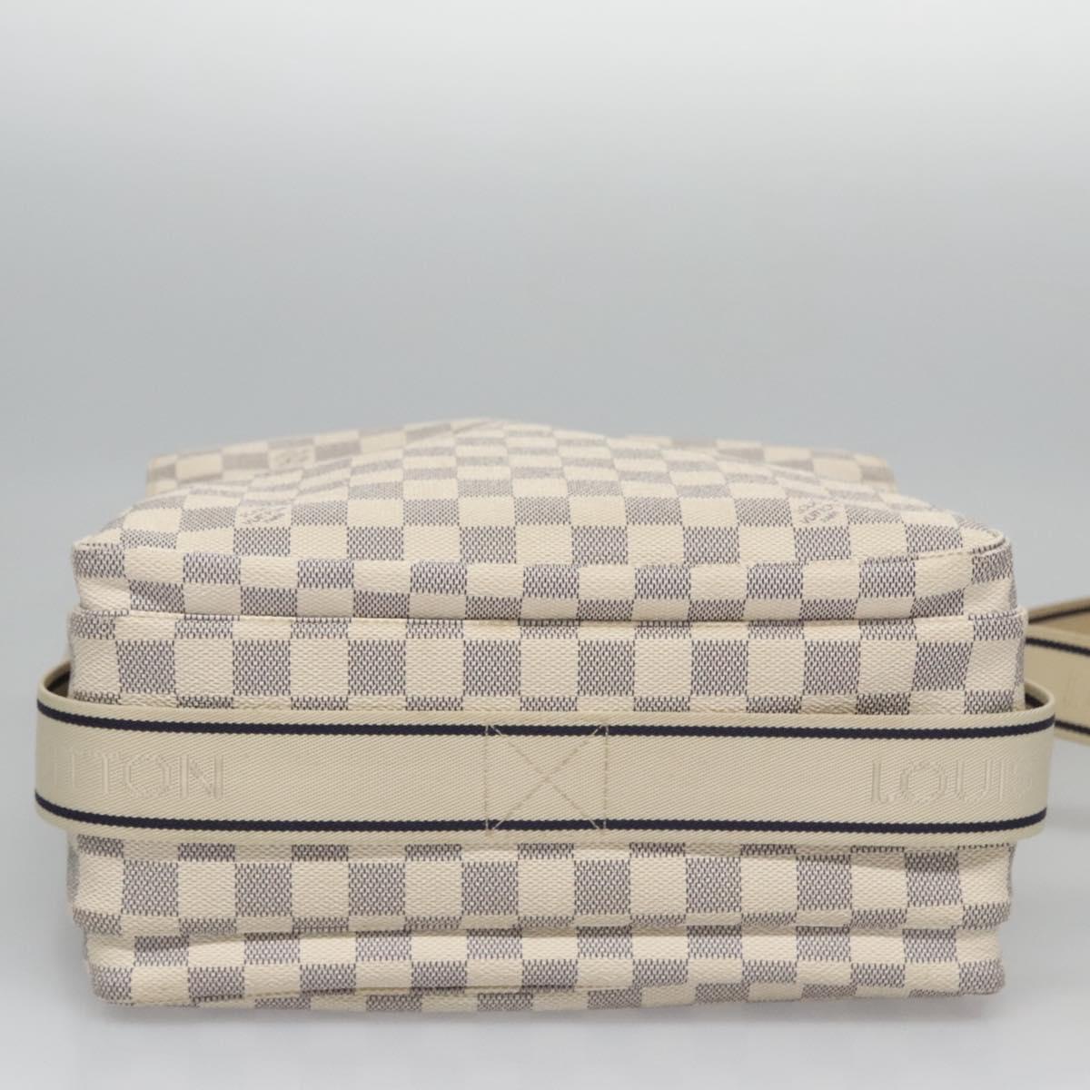 Louis Vuitton Naviglio White Canvas Shoulder Bag (Pre-Owned)