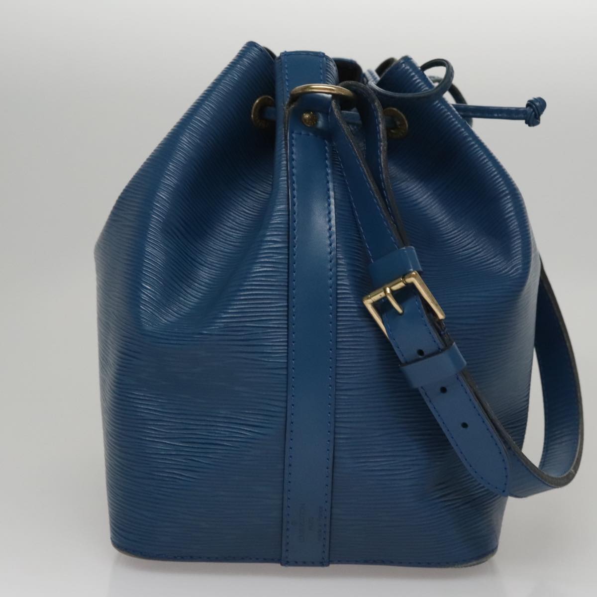 Louis Vuitton Petit Noé Blue Leather Shoulder Bag (Pre-Owned)