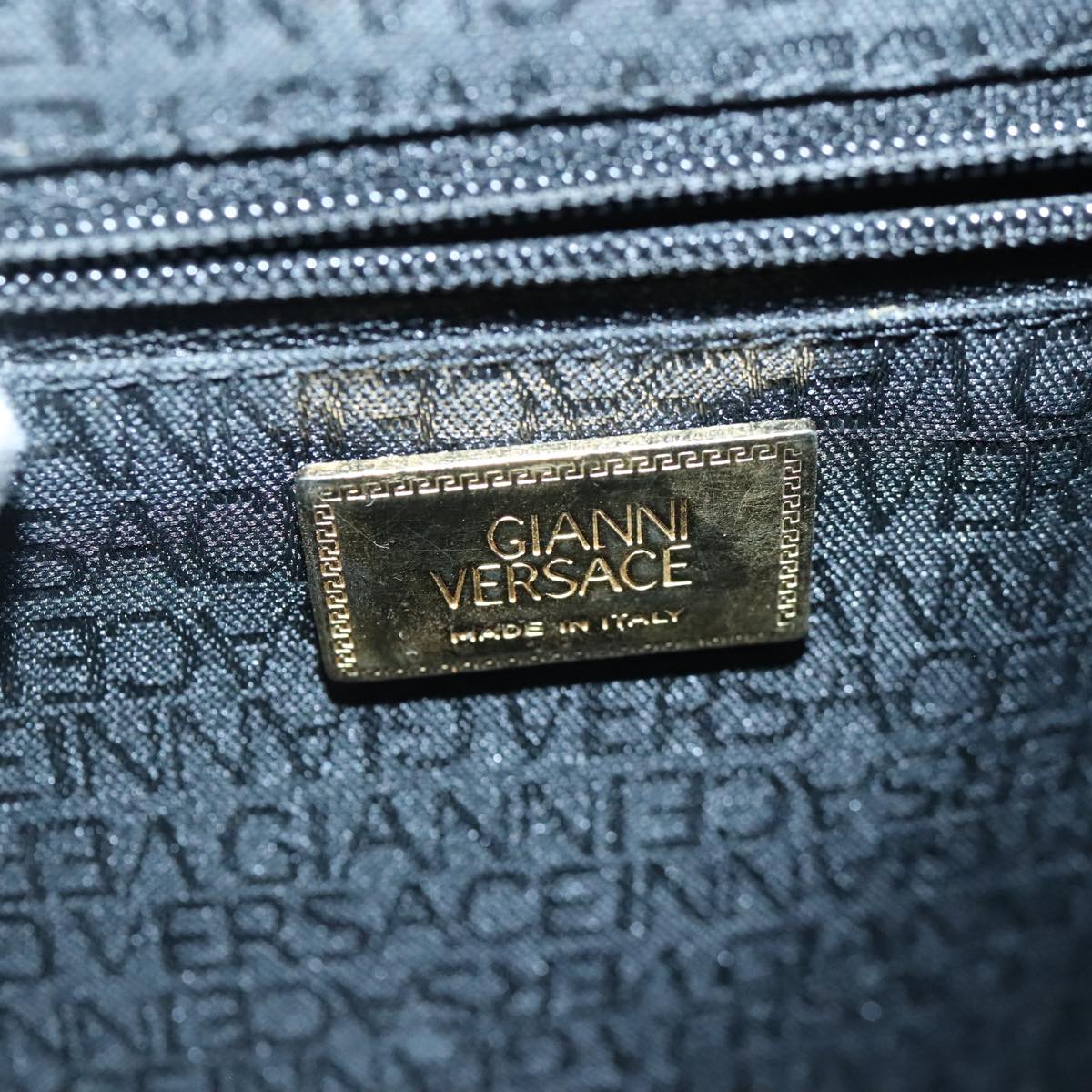 Versace Black Leather Shoulder Bag (Pre-Owned)