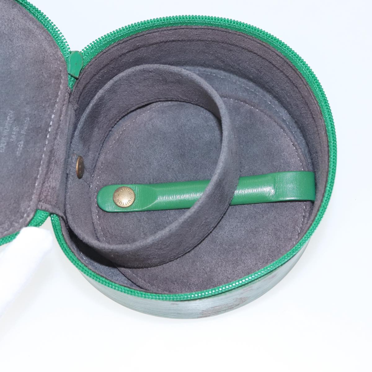 Louis Vuitton Ecrin Green Leather Clutch Bag (Pre-Owned)