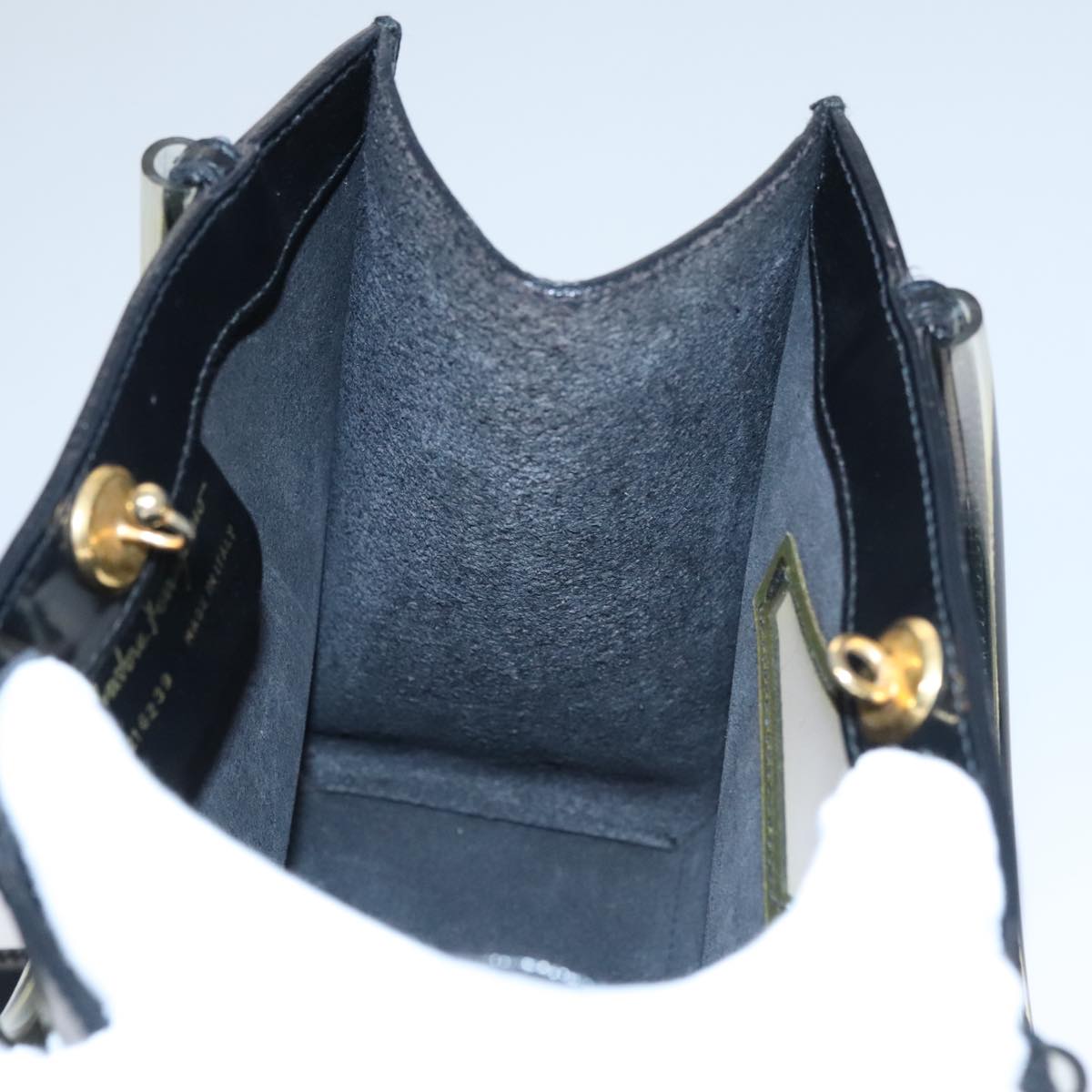 Salvatore Ferragamo Black Patent Leather Handbag (Pre-Owned)