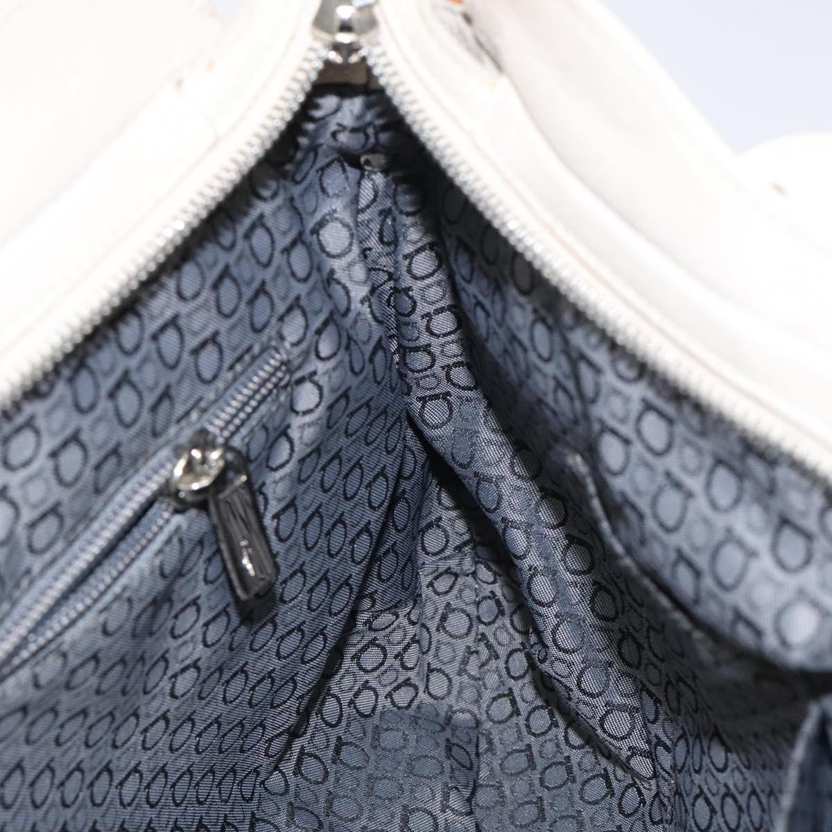 Salvatore Ferragamo Gancini White Leather Shoulder Bag (Pre-Owned)