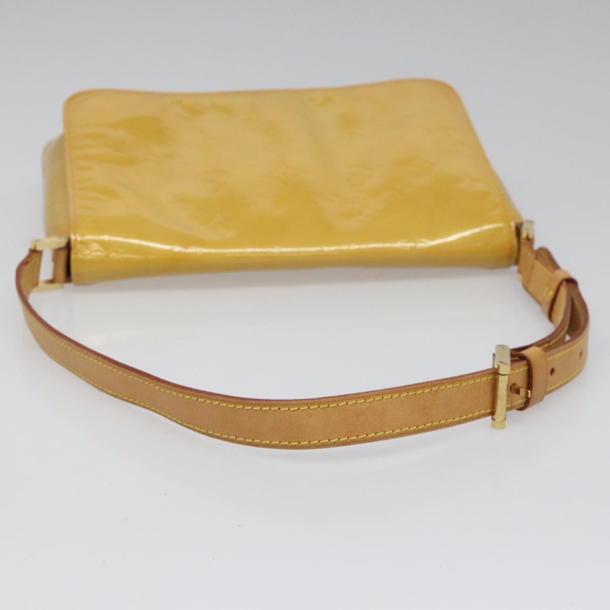 Louis Vuitton Thompson Street Beige Patent Leather Shoulder Bag (Pre-Owned)