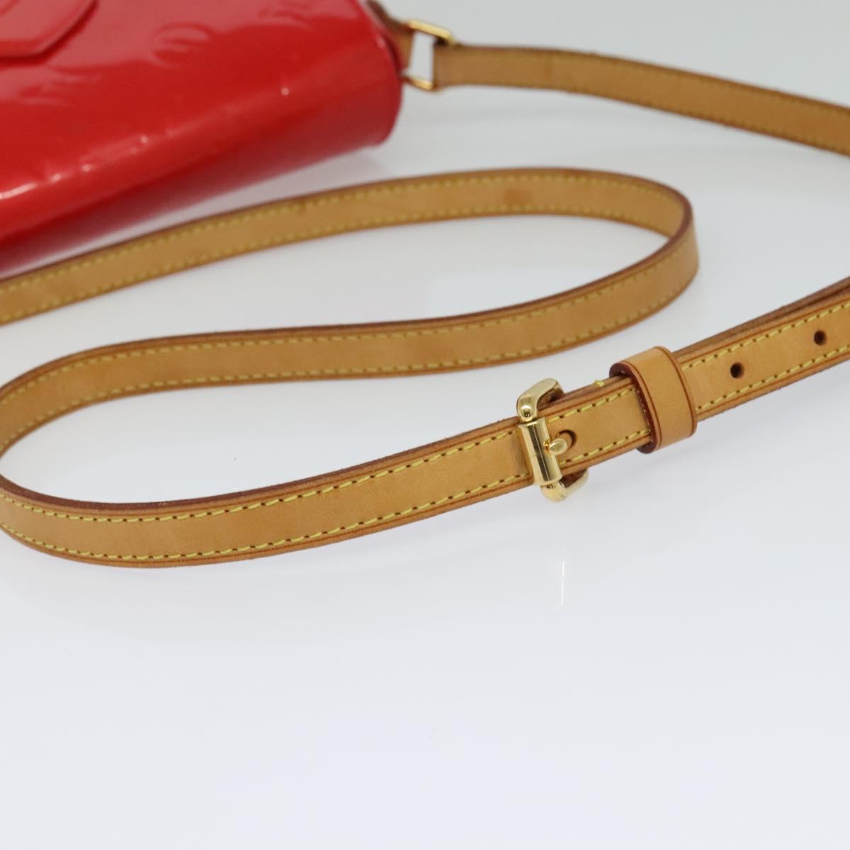 Louis Vuitton Bellflower Red Patent Leather Shoulder Bag (Pre-Owned)
