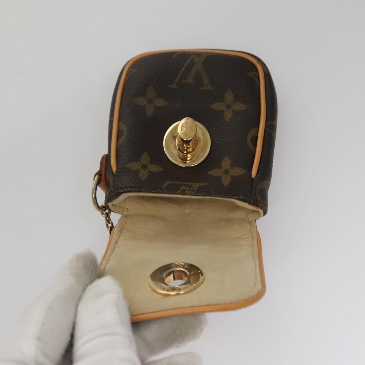 Louis Vuitton Tulum Brown Canvas Clutch Bag (Pre-Owned)