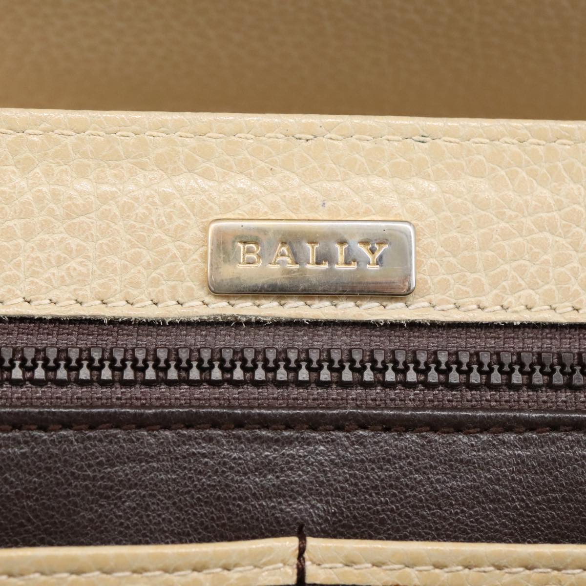 Bally Beige Leather Handbag (Pre-Owned)