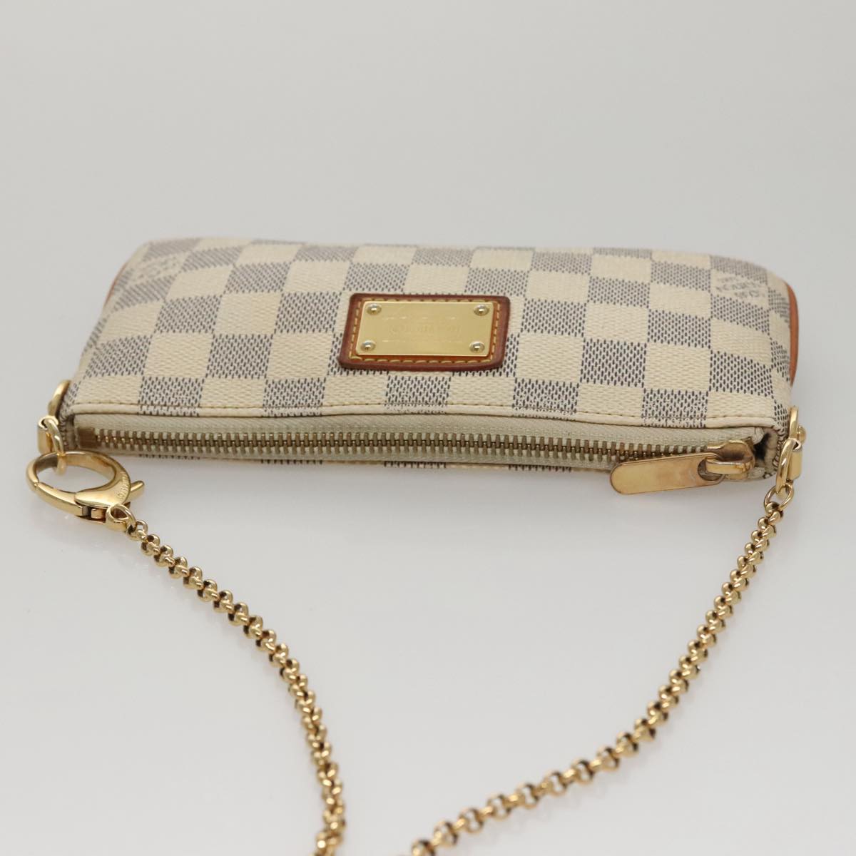 Louis Vuitton Mira White Canvas Clutch Bag (Pre-Owned)