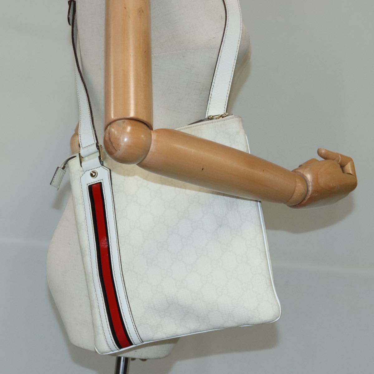 Gucci Ophidia White Canvas Shoulder Bag (Pre-Owned)
