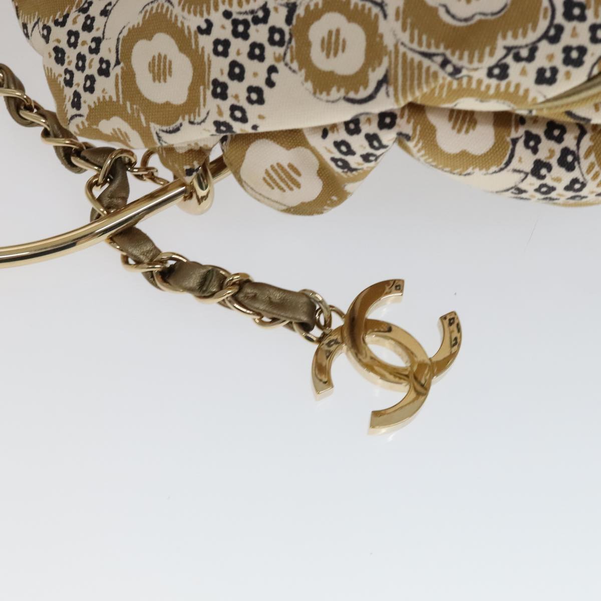 Chanel Camélia Beige Canvas Handbag (Pre-Owned)