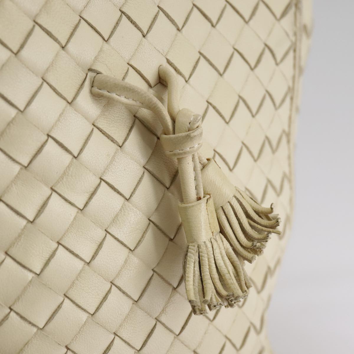 Bottega Veneta Beige Leather Handbag (Pre-Owned)