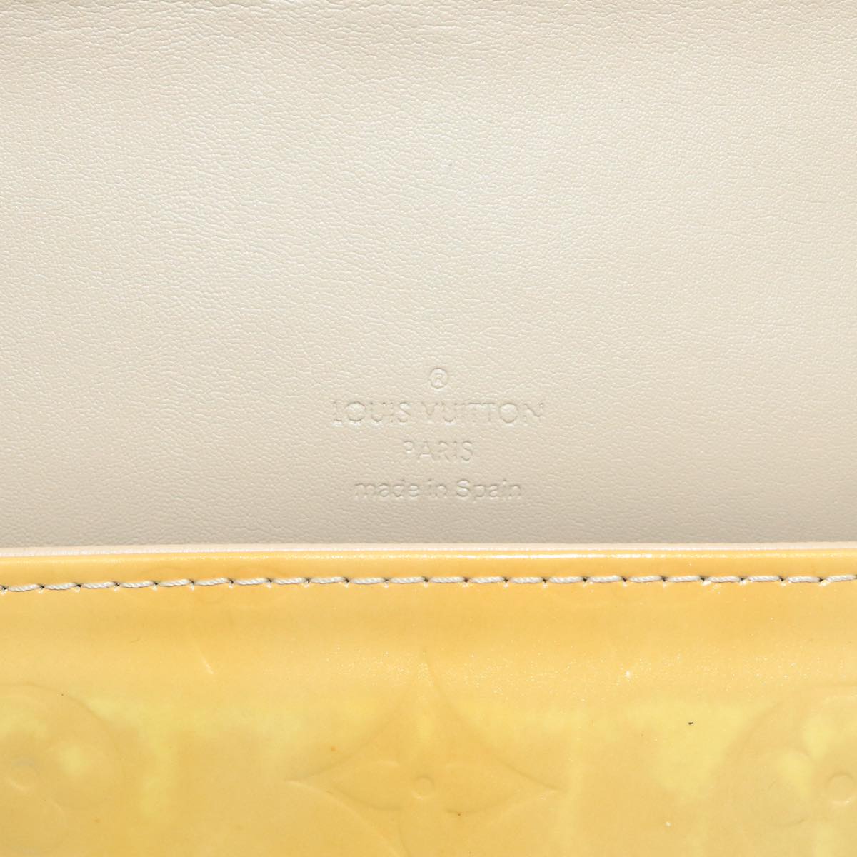 Louis Vuitton Thompson Street Beige Patent Leather Shoulder Bag (Pre-Owned)