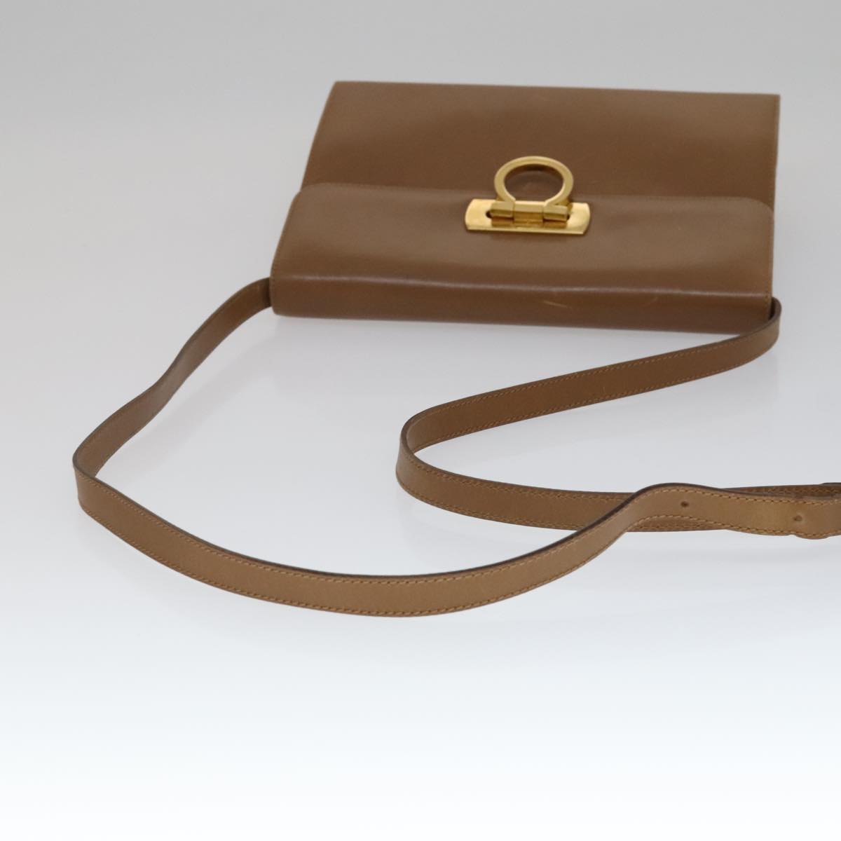 Salvatore Ferragamo Gancini Brown Leather Shoulder Bag (Pre-Owned)
