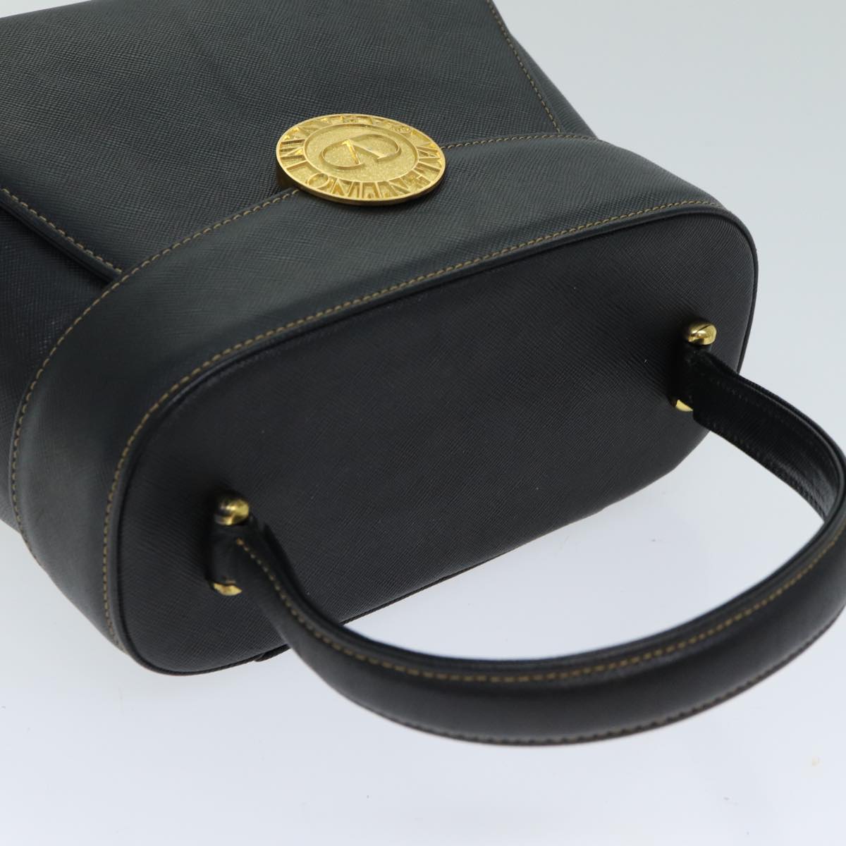Valentino Garavani Black Leather Handbag (Pre-Owned)