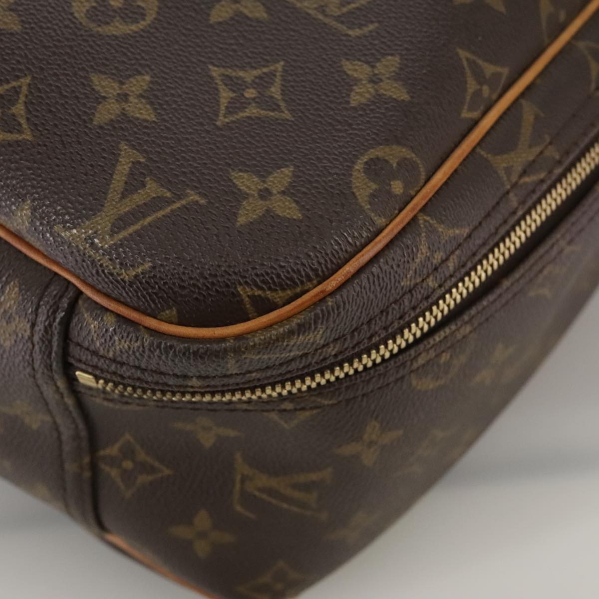 Louis Vuitton Excursion Brown Canvas Handbag (Pre-Owned)