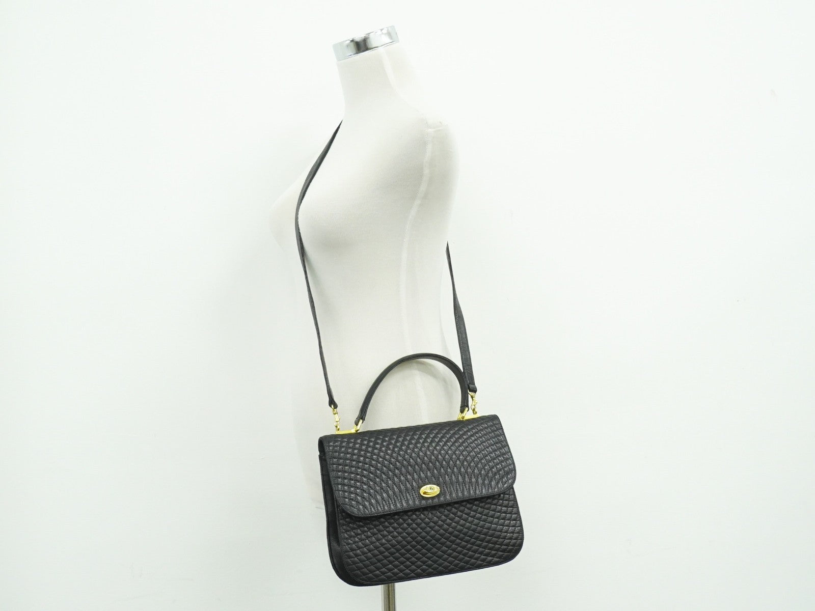 Bally Vintage Quilted Leather Black Leather Handbag (Pre-Owned)