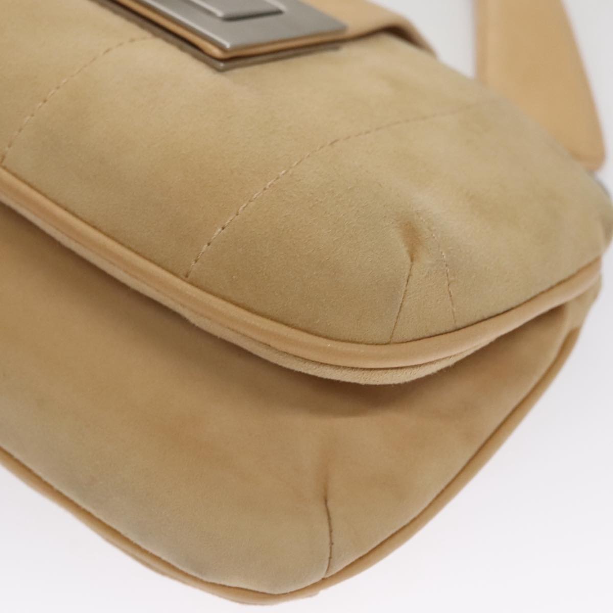 Chanel Chocolate Bar Beige Suede Shoulder Bag (Pre-Owned)
