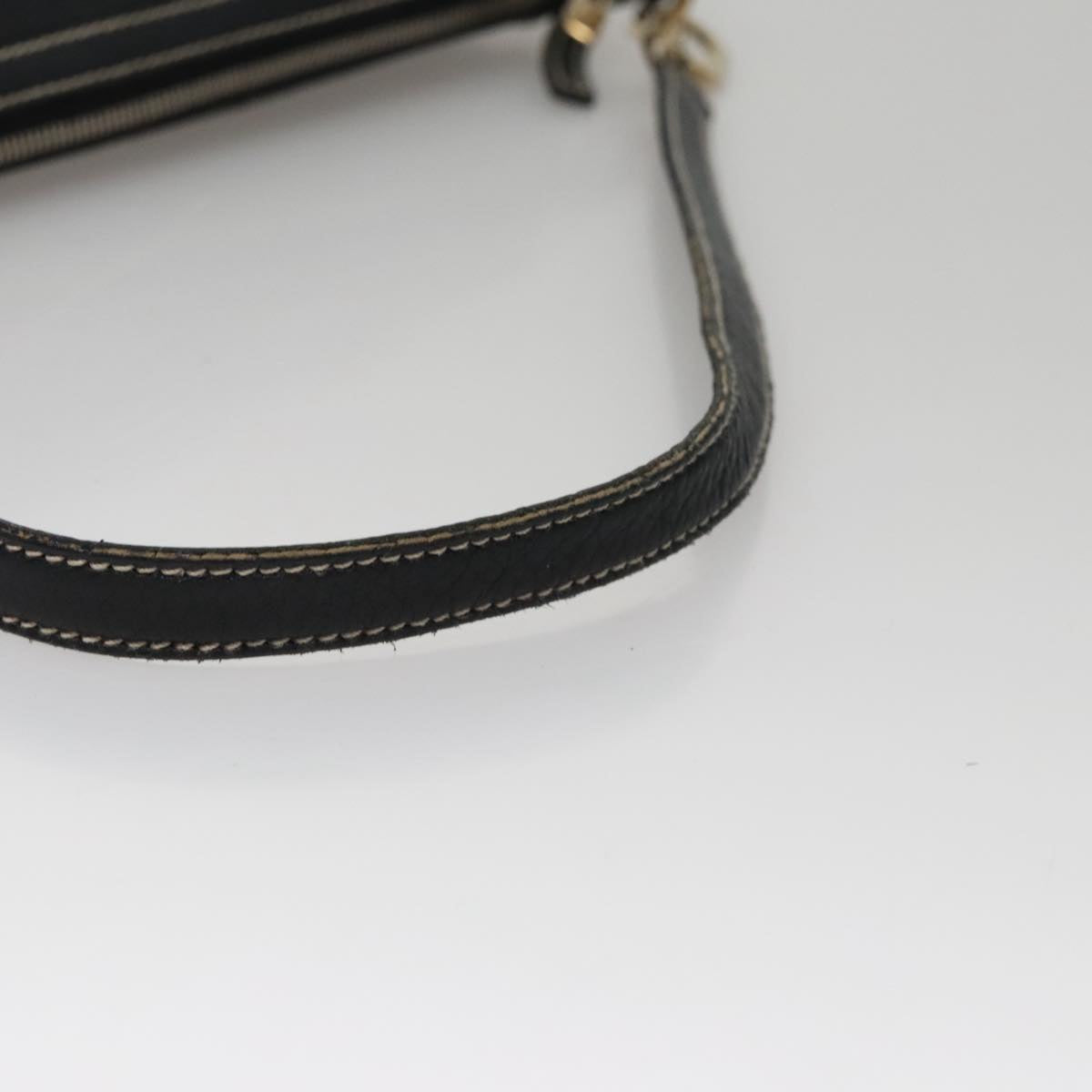 Salvatore Ferragamo Gancini Black Leather Shoulder Bag (Pre-Owned)