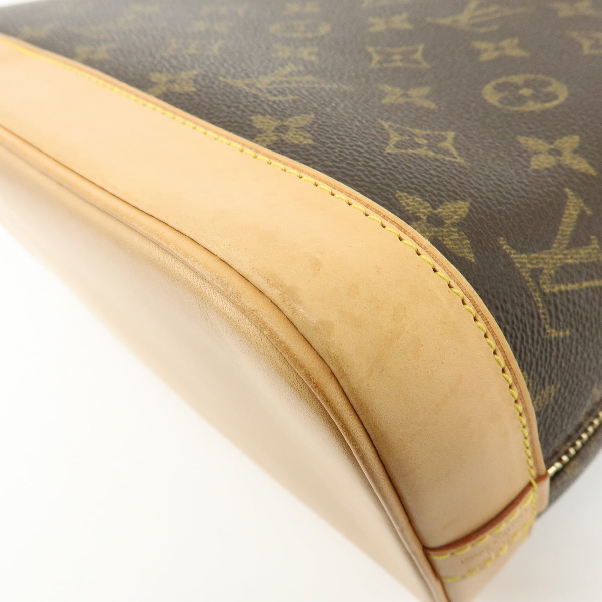 Louis Vuitton Alma Monogram Canvas Brown Canvas Handbag (Pre-Owned)