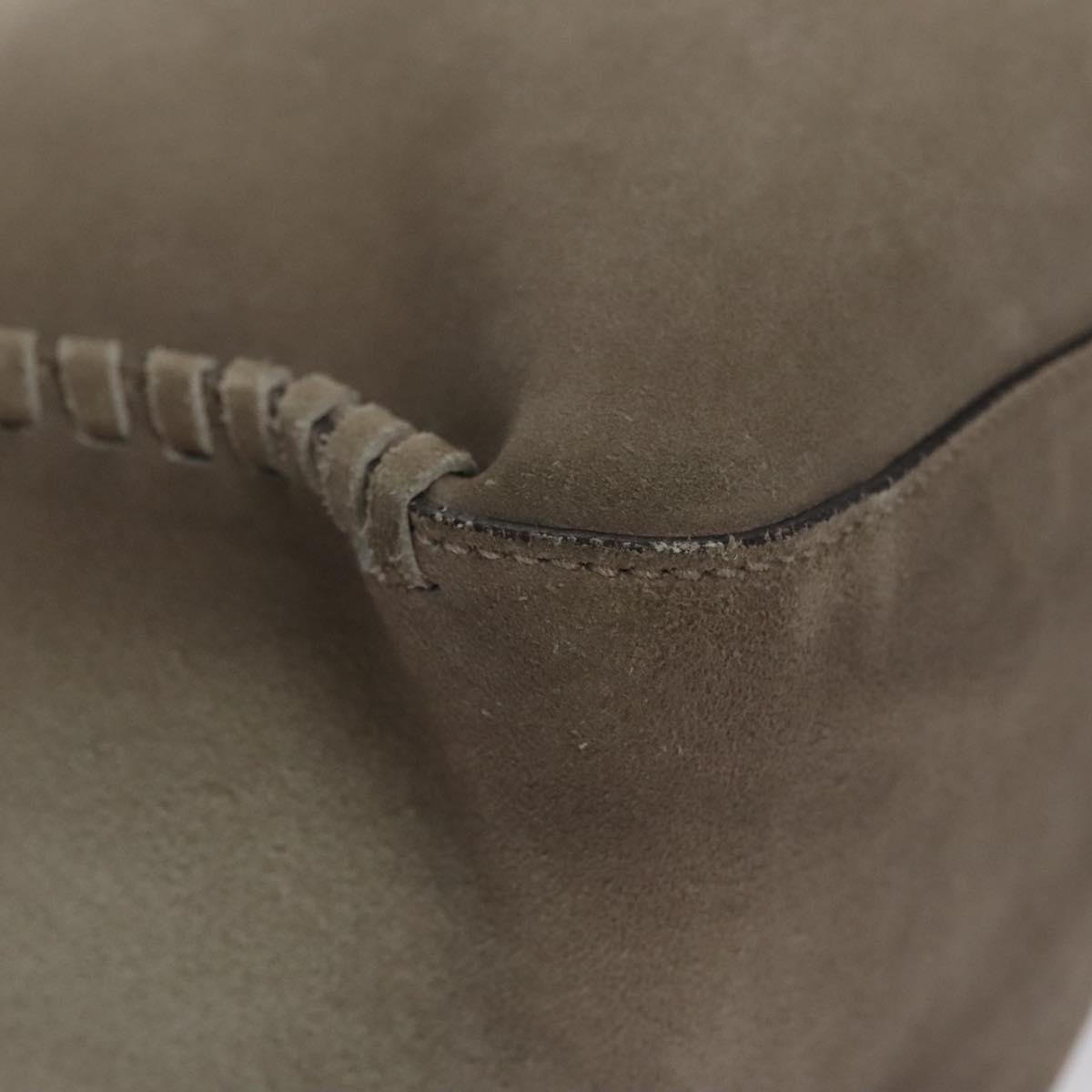 Gucci Carla Grey Suede Shoulder Bag (Pre-Owned)