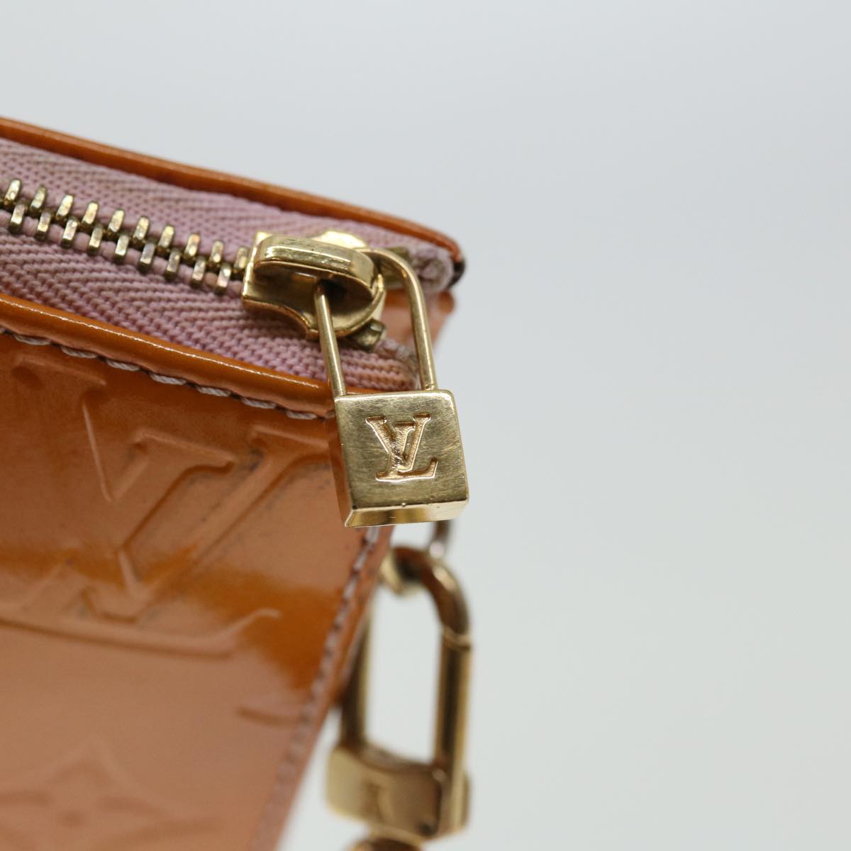 Louis Vuitton Pochette Brown Patent Leather Handbag (Pre-Owned)
