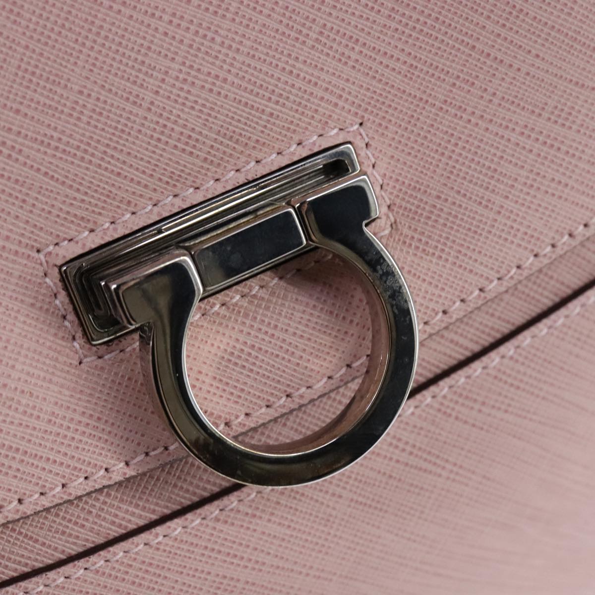 Salvatore Ferragamo Gancini Pink Leather Handbag (Pre-Owned)