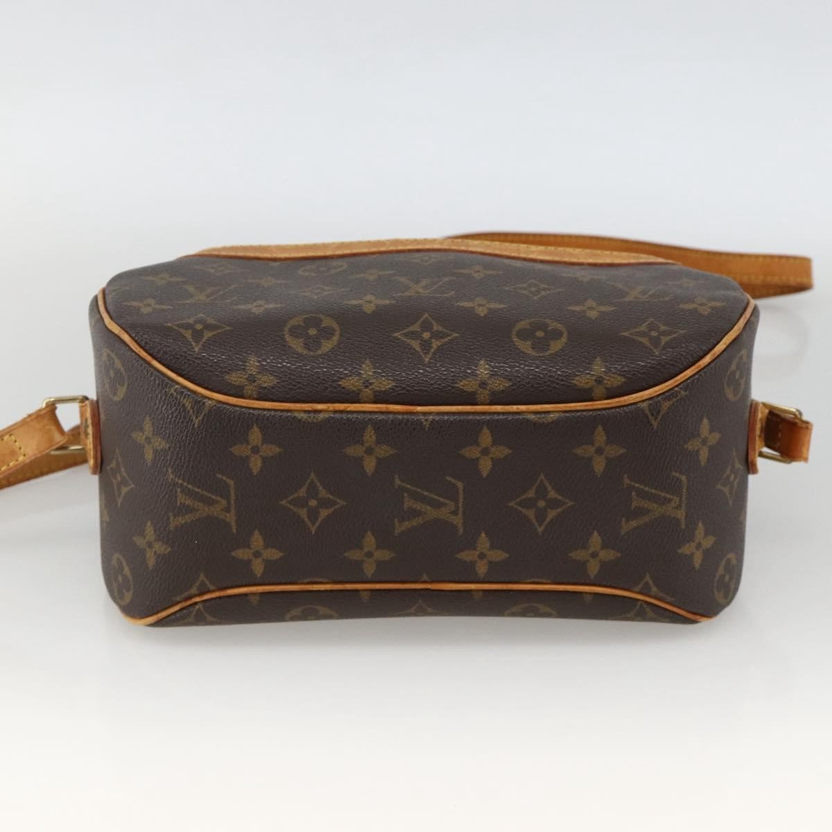 Louis Vuitton Blois Monogram Canvas Brown Canvas Handbag (Pre-Owned)