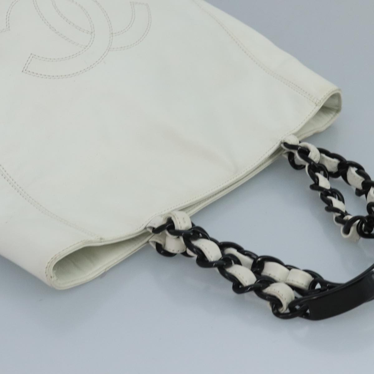 Chanel Shopping White Leather Tote Bag (Pre-Owned)