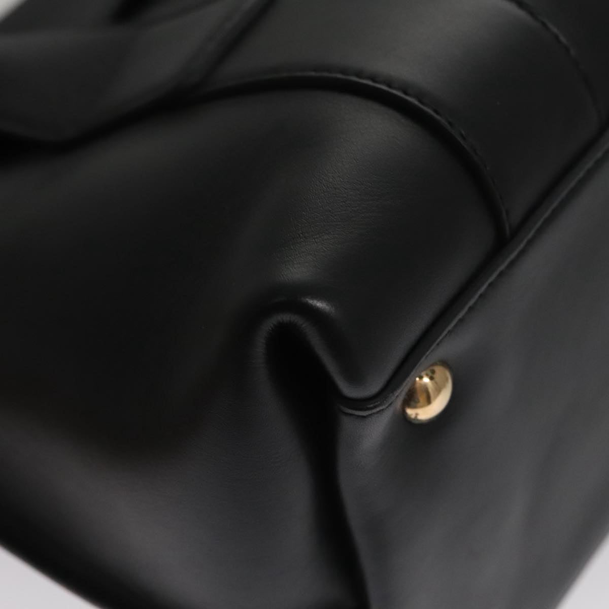 Salvatore Ferragamo Sookie Black Leather Handbag (Pre-Owned)