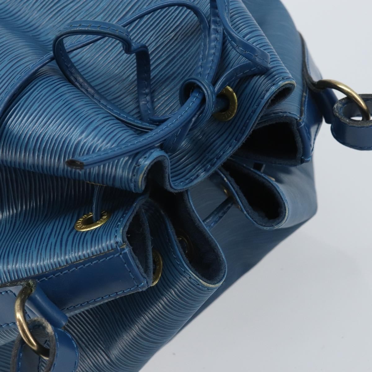 Louis Vuitton Petit Noe Epi Leather Blue Leather Shoulder Bag Bag (Pre-Owned)
