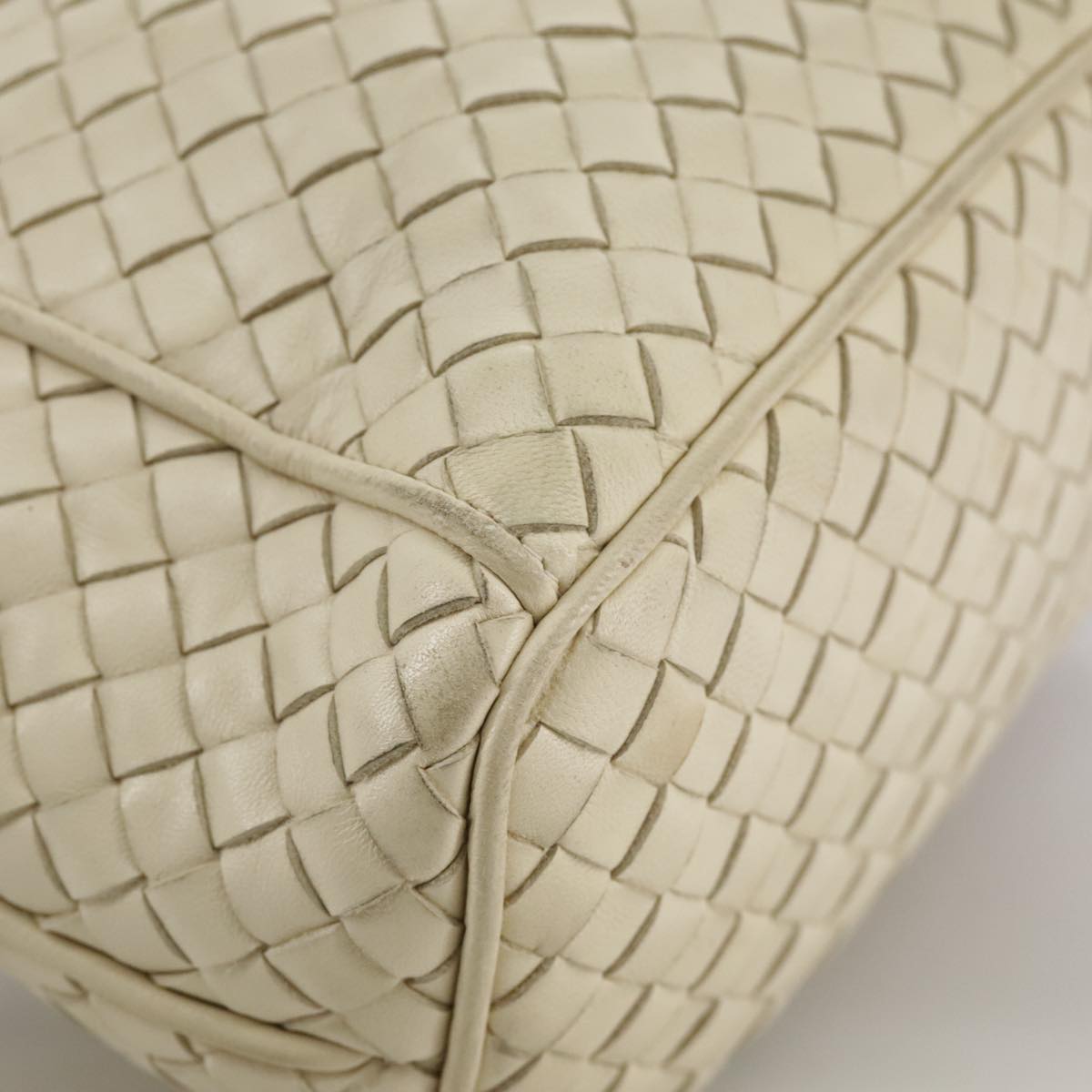 Bottega Veneta Beige Leather Handbag (Pre-Owned)