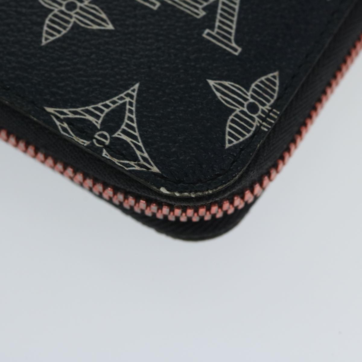 Louis Vuitton Zippy Organizer Black Canvas Wallet (Pre-Owned)