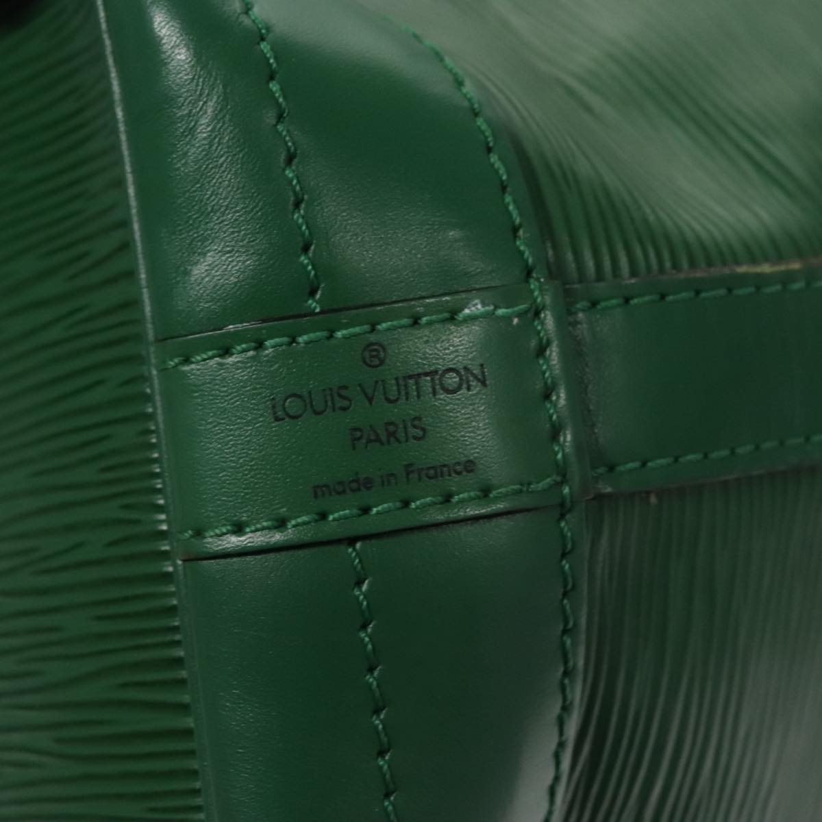 Louis Vuitton Noé Green Leather Shoulder Bag (Pre-Owned)
