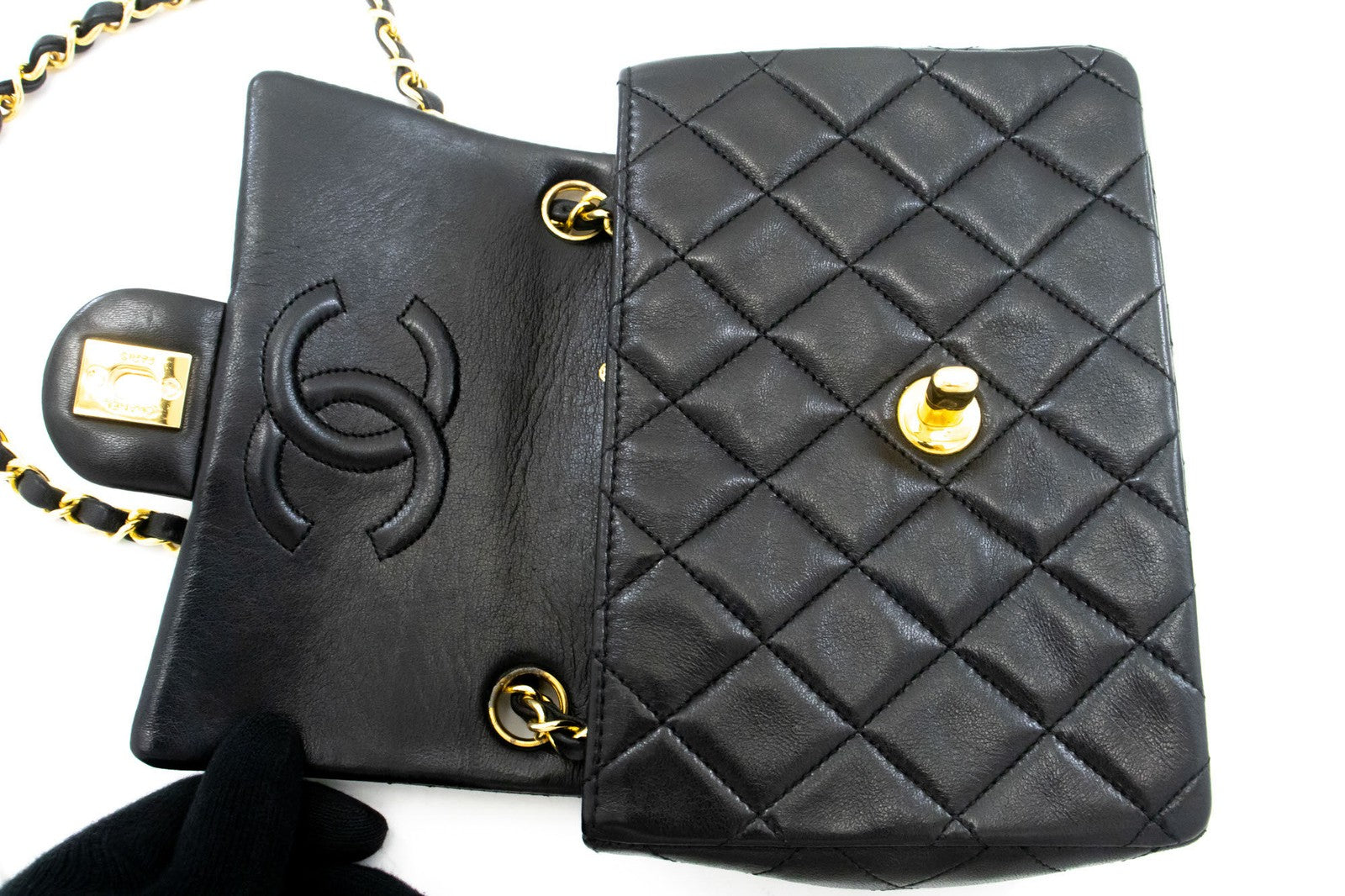 Chanel Vintage Square Classic Flap Quilted Lambskin Black Leather Shoulder Bag Bag (Pre-Owned)