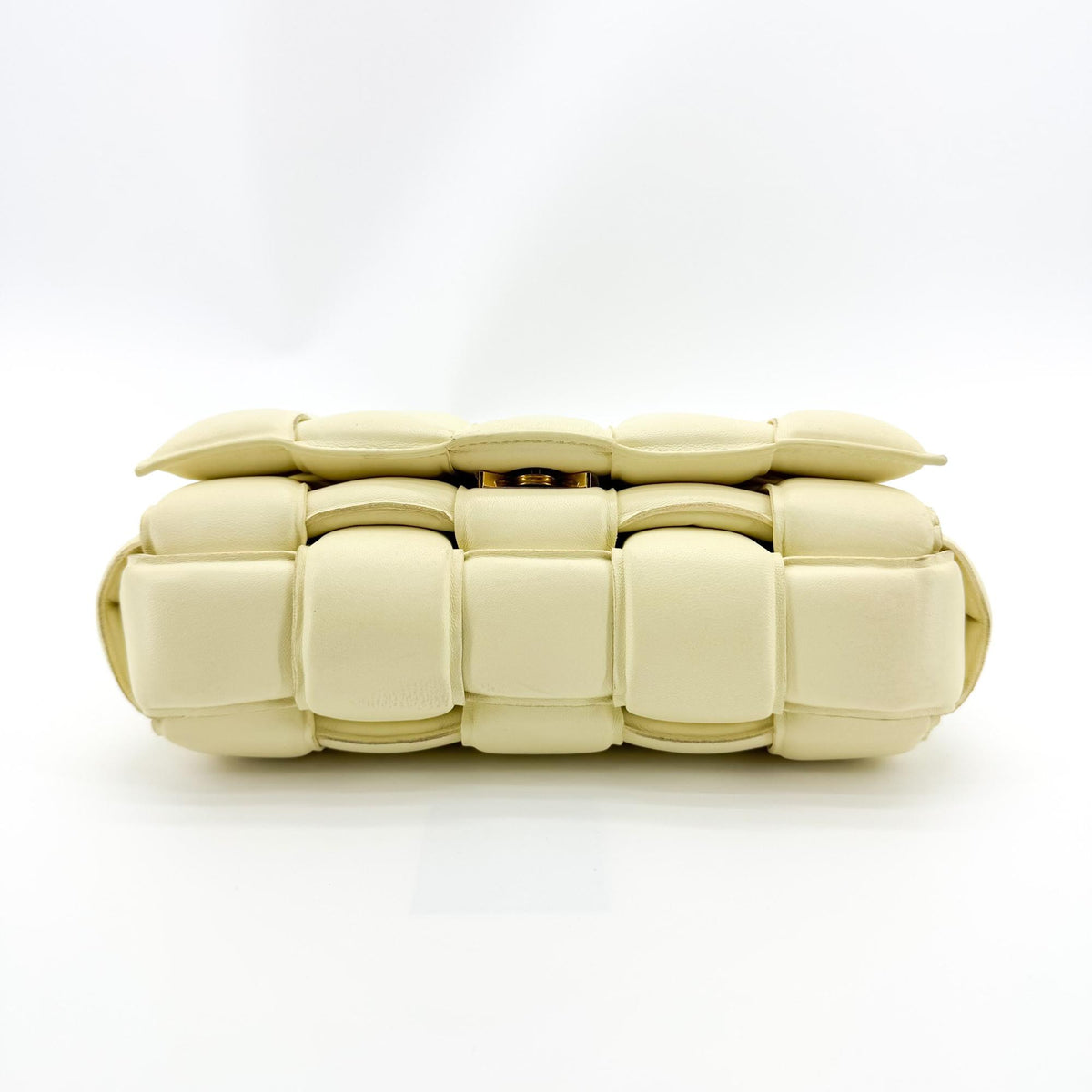 Bottega Veneta Cassette Padded Maxi Intrecciato Leather Yellow Leather Crossbody Bag Bag (Pre-Owned)